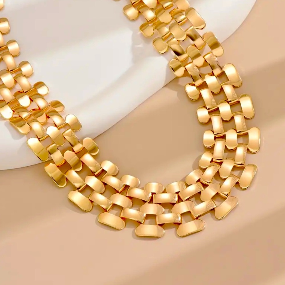 Chunky, Bold golden tone chain necklace. 16.1”, 1.06” chain width lightwt,NIP - Picture 2 of 9